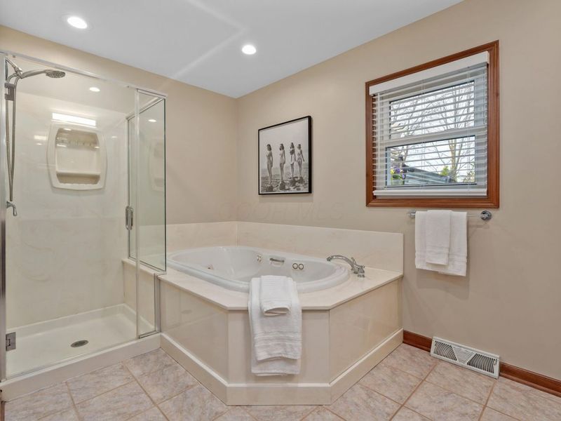 3275 Colchester Road, Columbus, OH 43221 Photo 29