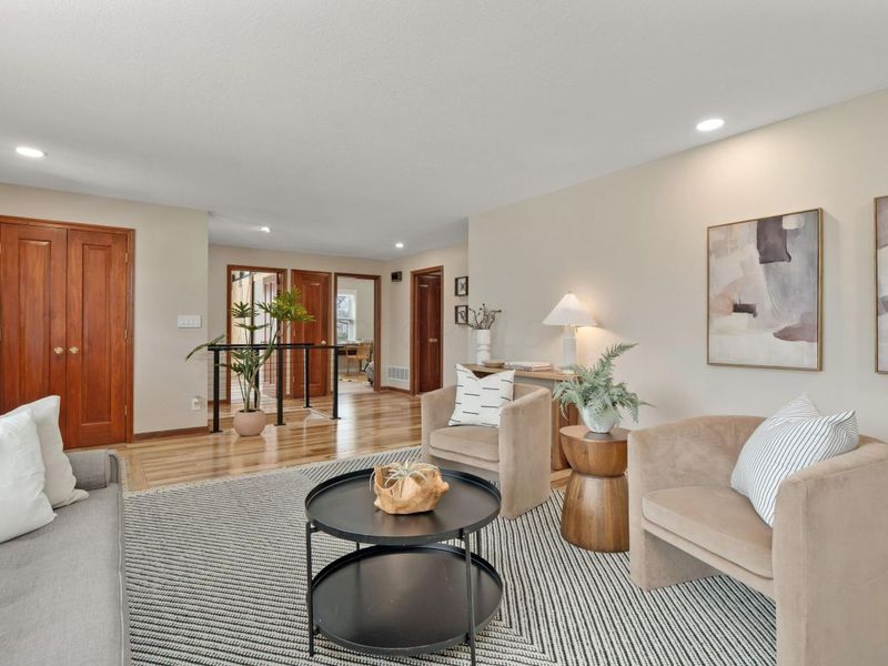 3275 Colchester Road, Columbus, OH 43221 Photo 7