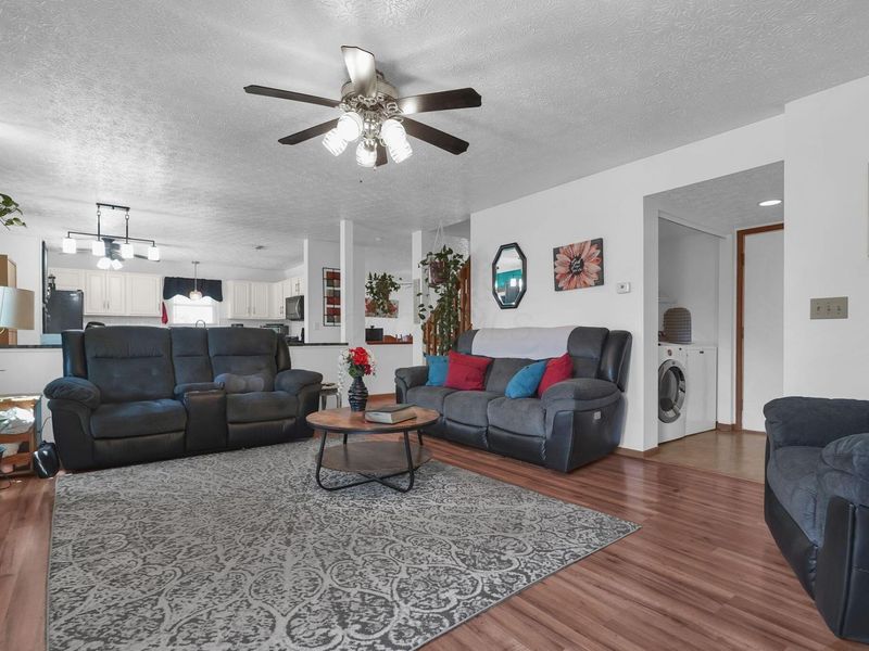 575 Monroe Drive, Ashville, OH 43103 Photo 12