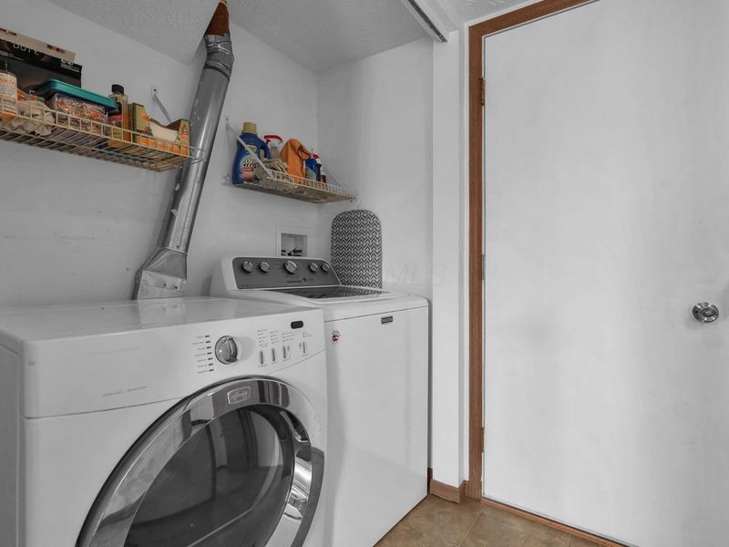 575 Monroe Drive, Ashville, OH 43103 Photo 14