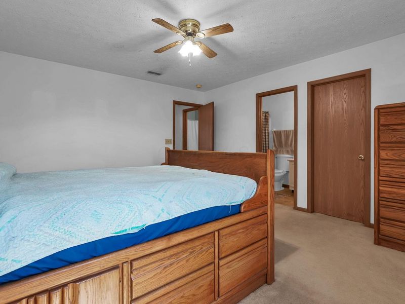 575 Monroe Drive, Ashville, OH 43103 Photo 16