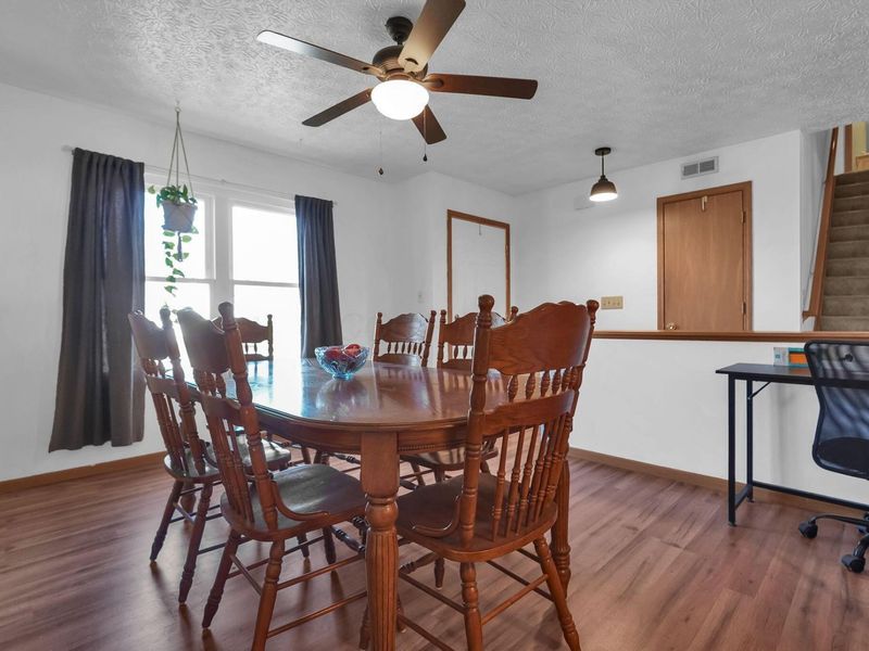 575 Monroe Drive, Ashville, OH 43103 Photo 6