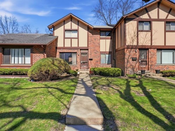 18W274 Kirkland Lane , Villa Park, IL 60181