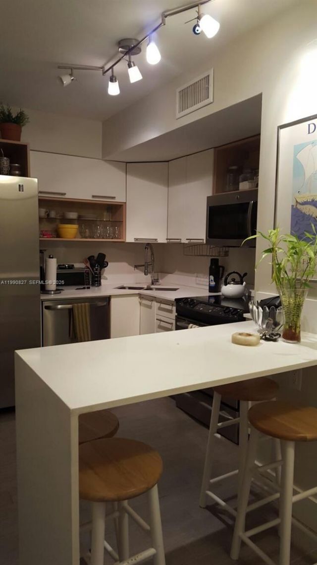 1075 93rd St , Unit 206, Bay Harbor Islands, FL 33154 Photo