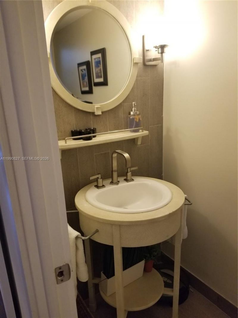 1075 93rd St , Unit 206, Bay Harbor Islands, FL 33154 Photo