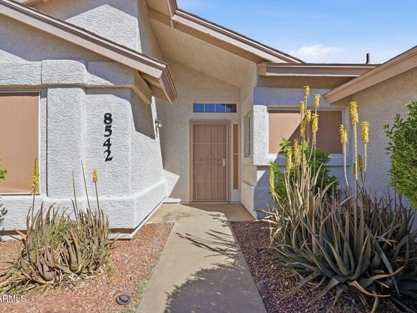 8542 W OREGON Avenue, Glendale, AZ 85305