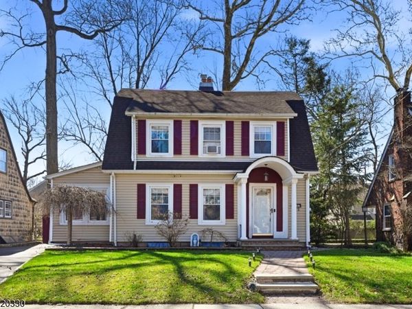 528 Wyndham Rd, Teaneck, NJ 07666