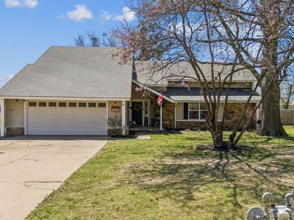 10594 E Birch Street , Claremore, OK 74019