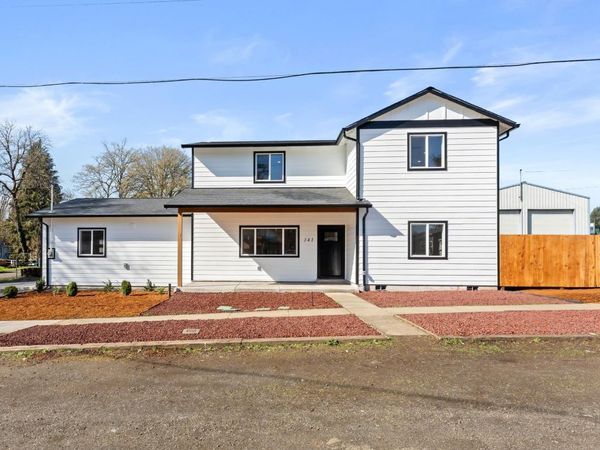 141 NE D St, Willamina, OR 97396