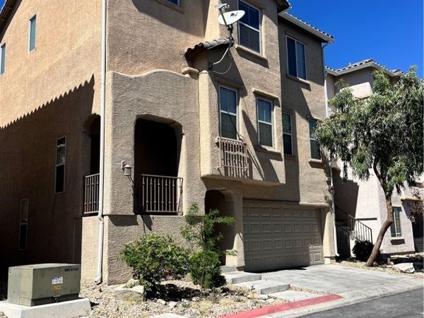 10261 Ladybug Bend Street, Las Vegas, NV 89183