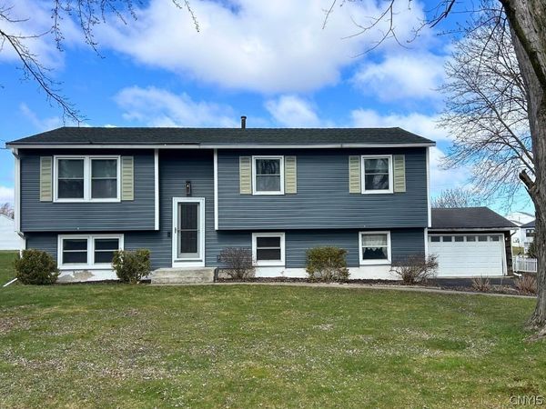 202 Juneway Dr , Chittenango, NY 13037