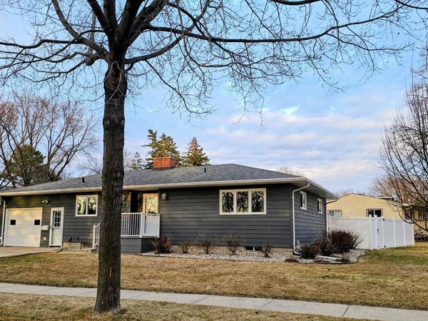 201 Gilley Avenue S, Brookings, SD 57006