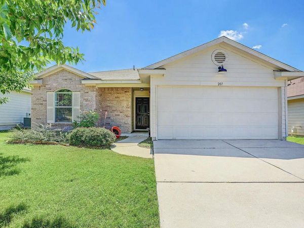 207 Tolcarne DR, Hutto, TX 78634