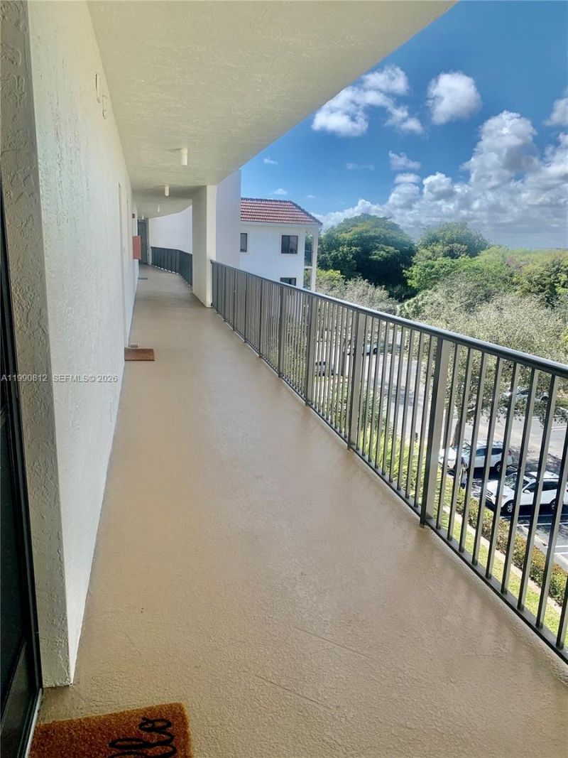 2105 Lavers Cir , Unit 501, Delray Beach, FL 33444 Photo