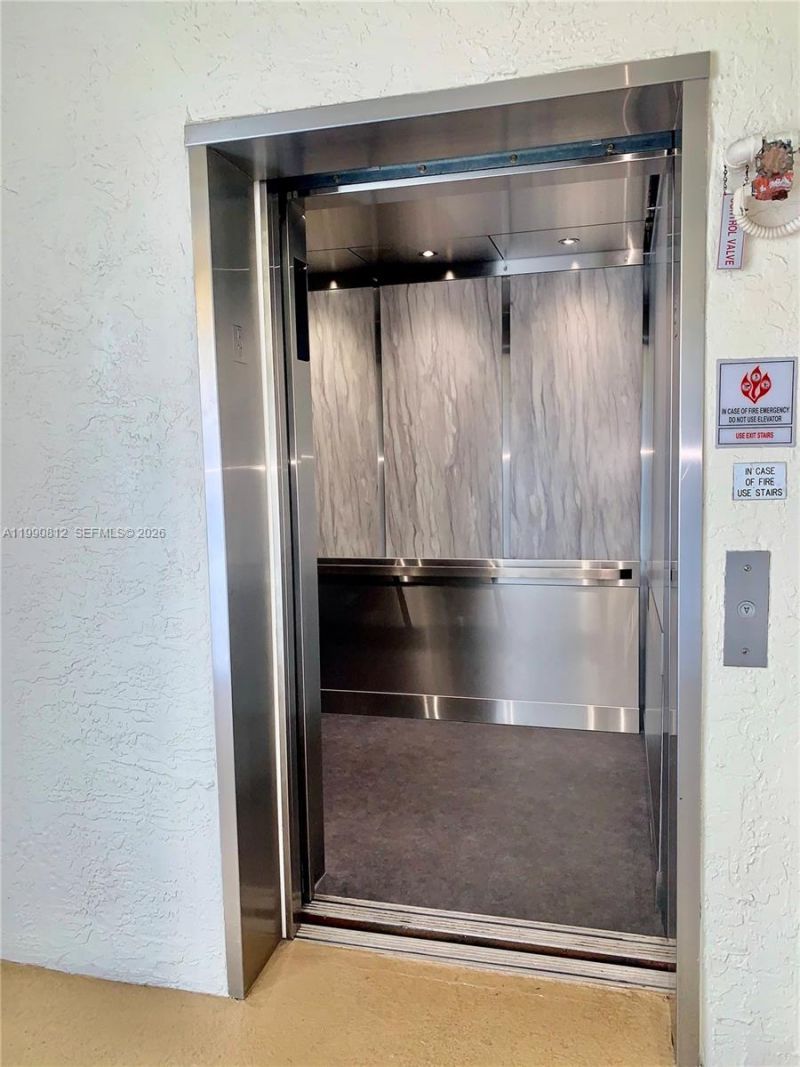 2105 Lavers Cir , Unit 501, Delray Beach, FL 33444 Photo