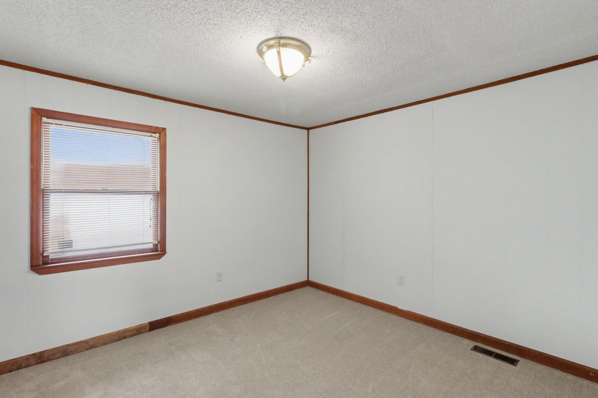 214 Bennette Street Photo 38