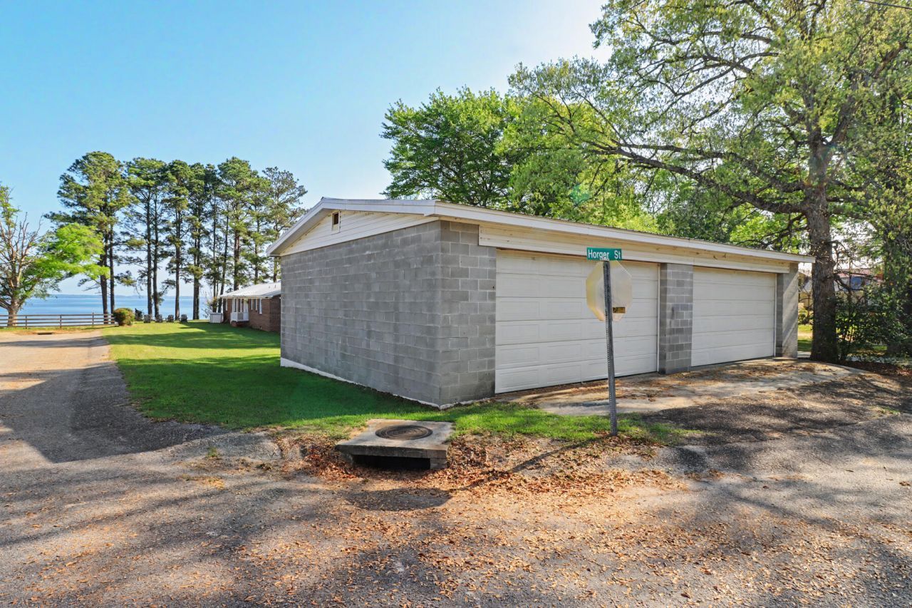 214 Bennette Street Photo 39