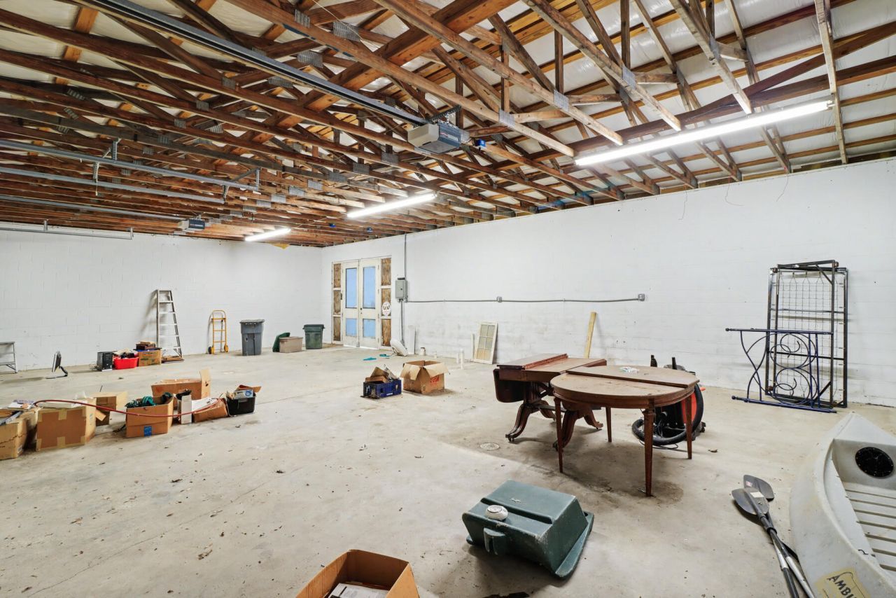 214 Bennette Street Photo 41