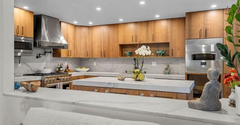 2126 University Park Dr, Sacramento, CA 95825 Photo