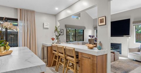 2126 University Park Dr, Sacramento, CA 95825 Photo