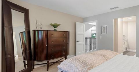 2126 University Park Dr, Sacramento, CA 95825 Photo