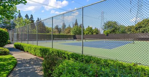 2126 University Park Dr, Sacramento, CA 95825 Photo