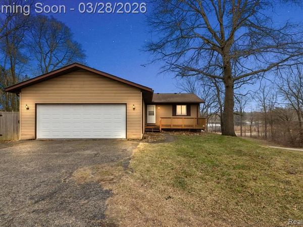 6210 Tripp Road, Groveland Twp, MI 48442