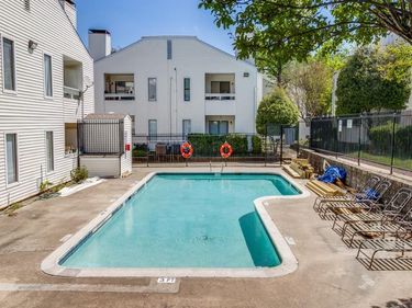 7431 Holly Hill Drive, Unit 210, Dallas, TX 75231
