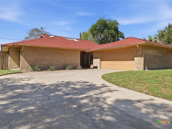 118 Santa Fe , Victoria, TX 77904