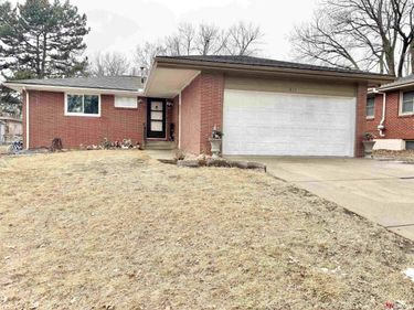 617 Sierra Drive , Lincoln, NE 68505
