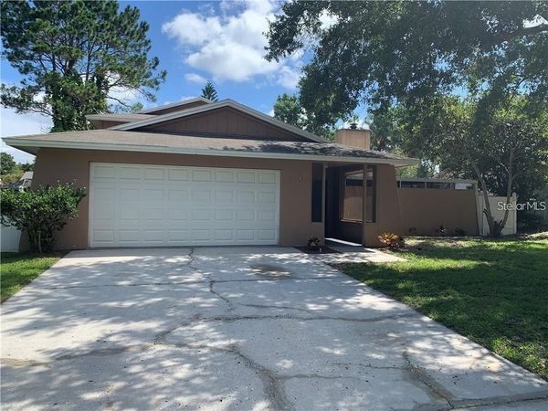 4913 ROCKLEDGE CIRCLE , TAMPA, FL 33624