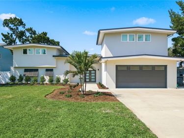 915 BAYSHORE DRIVE, TARPON SPRINGS, FL 34689