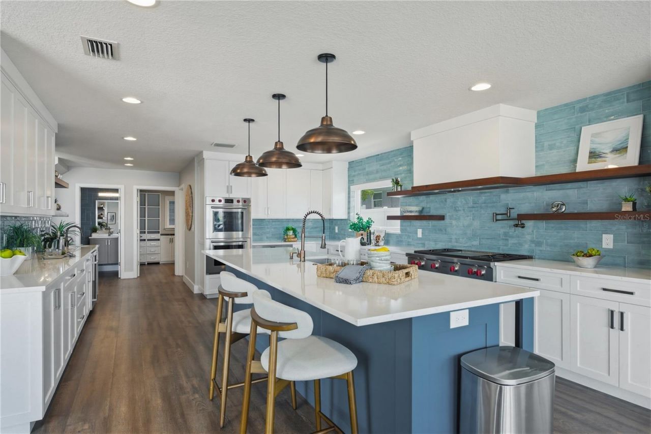 915 Bayshore Drive, Tarpon Springs, FL 34689 Photo