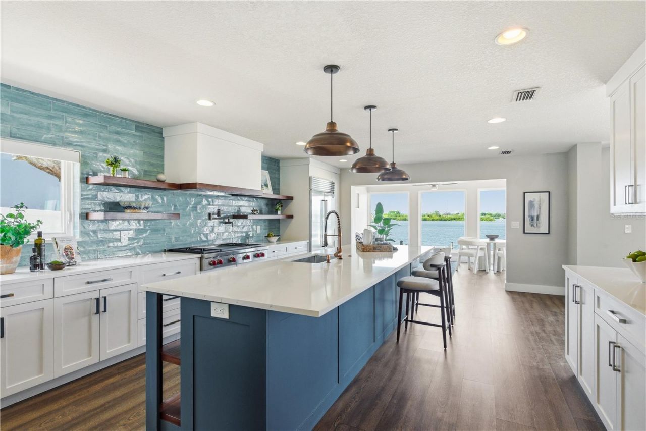 915 Bayshore Drive, Tarpon Springs, FL 34689 Photo