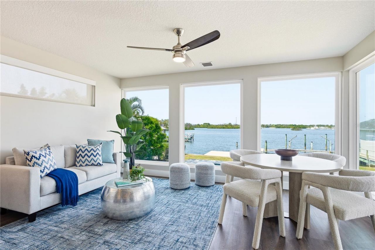 915 Bayshore Drive, Tarpon Springs, FL 34689 Photo