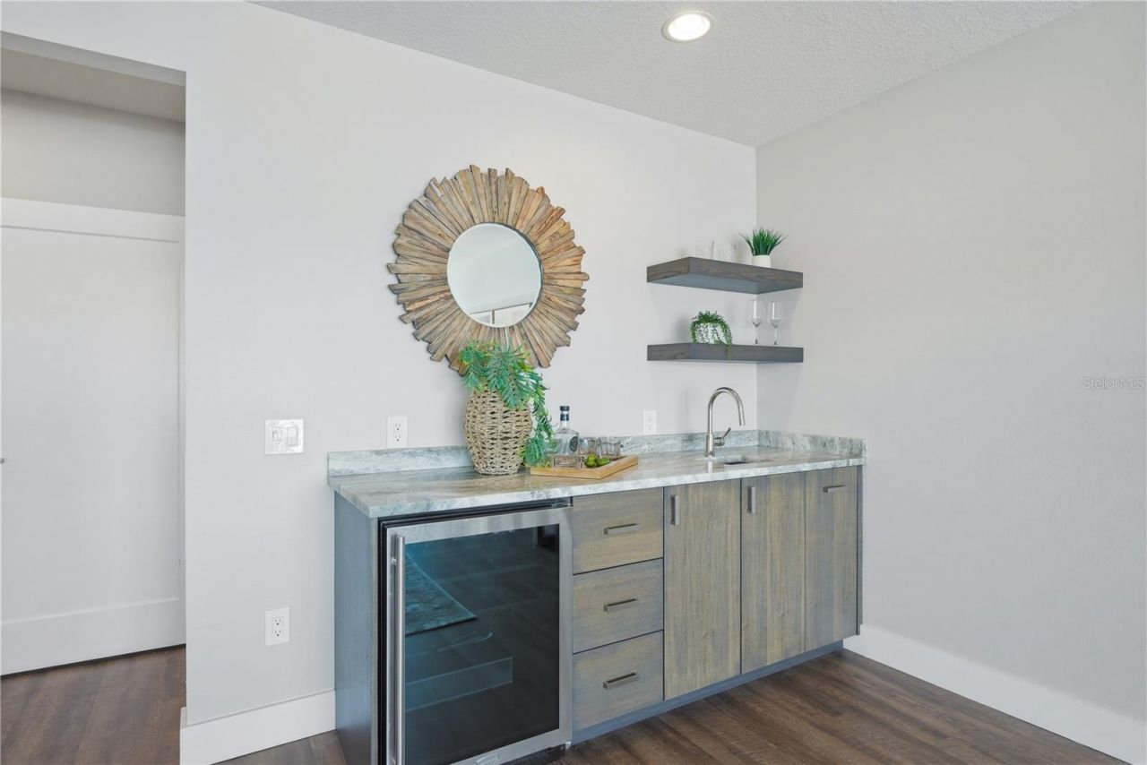 915 Bayshore Drive, Tarpon Springs, FL 34689 Photo