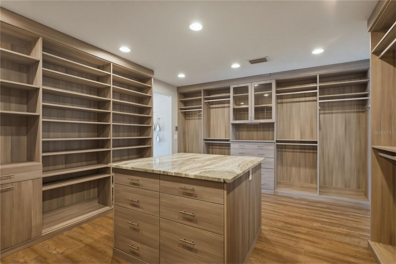 915 Bayshore Drive, Tarpon Springs, FL 34689 Photo