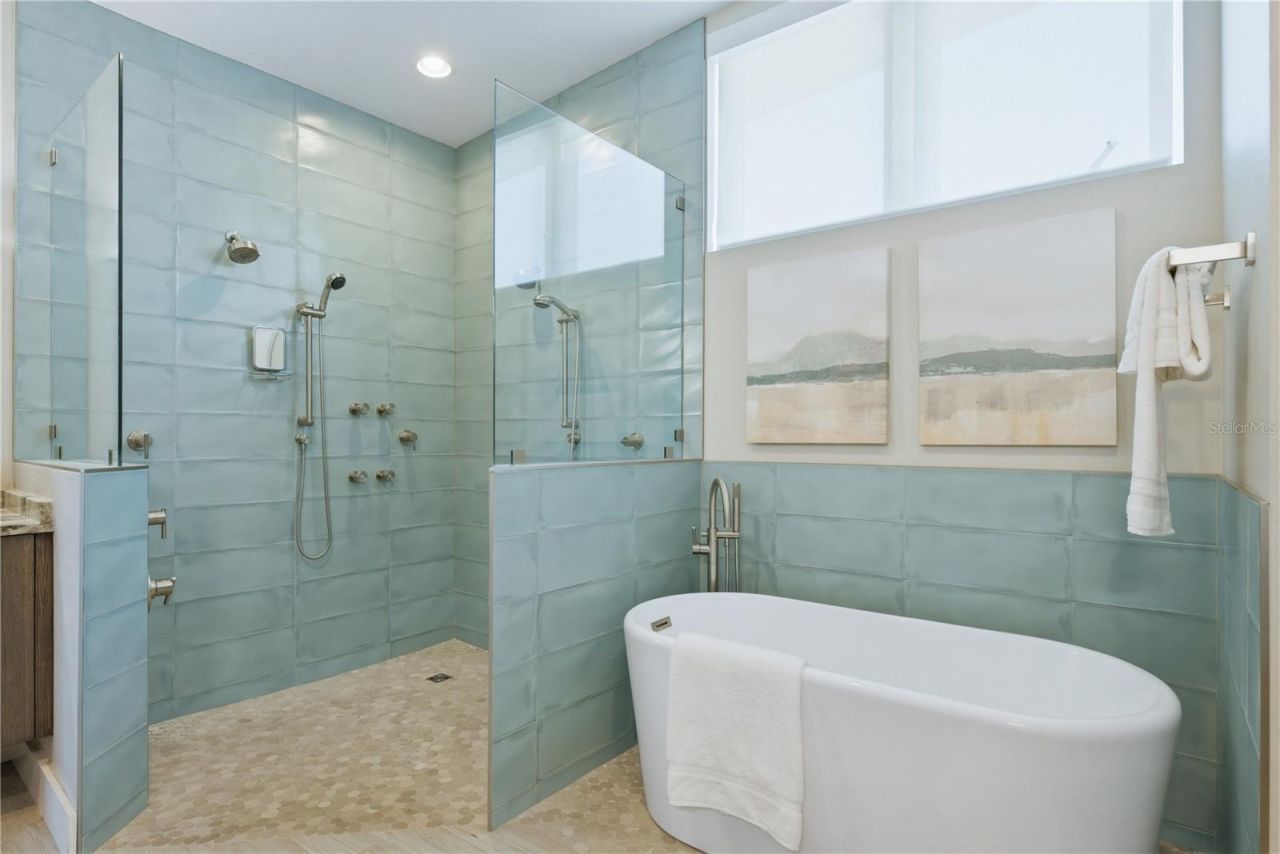 915 Bayshore Drive, Tarpon Springs, FL 34689 Photo
