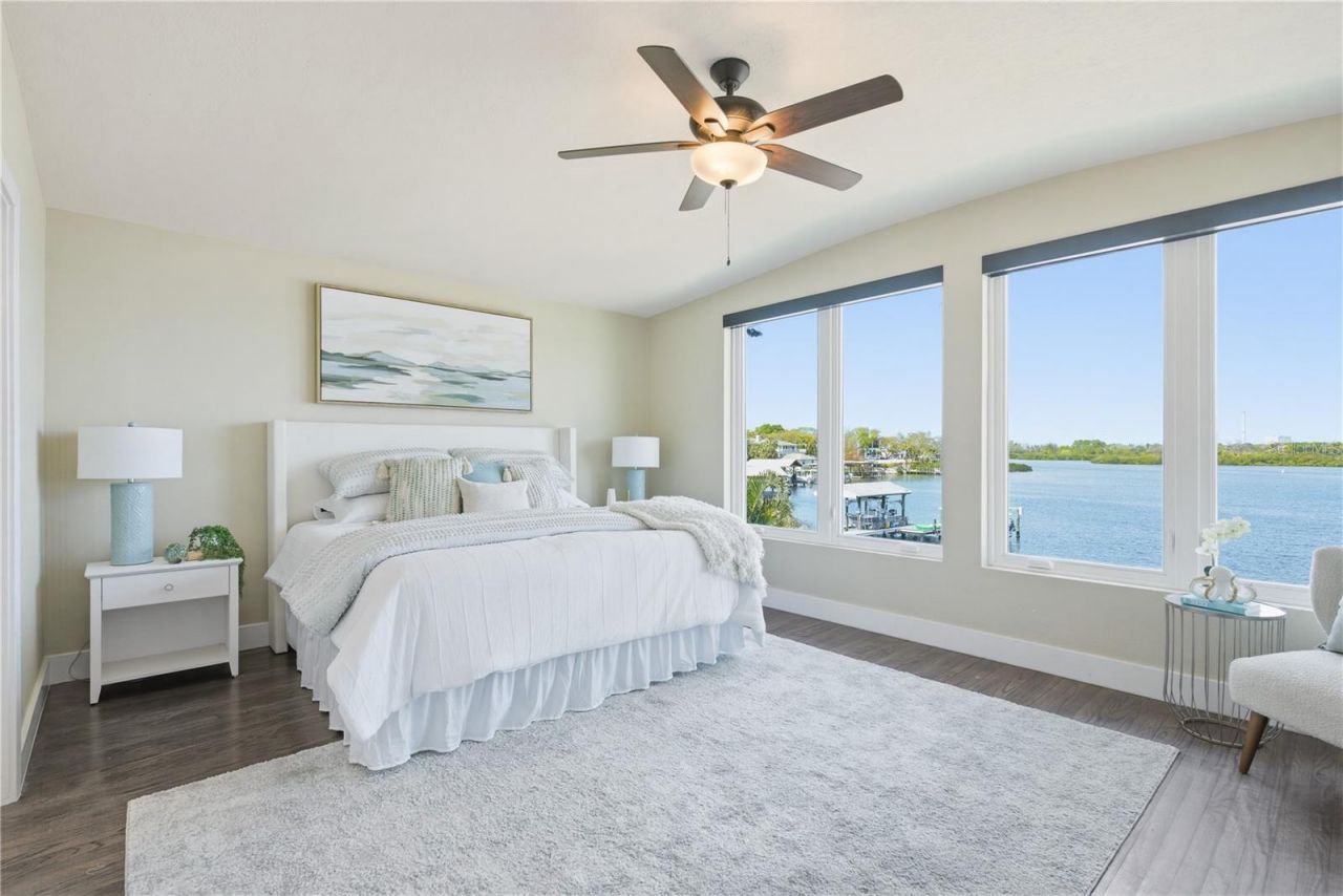 915 Bayshore Drive, Tarpon Springs, FL 34689 Photo