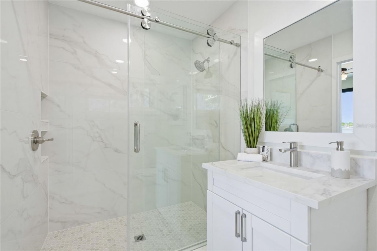 915 Bayshore Drive, Tarpon Springs, FL 34689 Photo