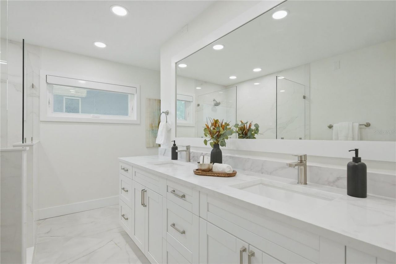 915 Bayshore Drive, Tarpon Springs, FL 34689 Photo