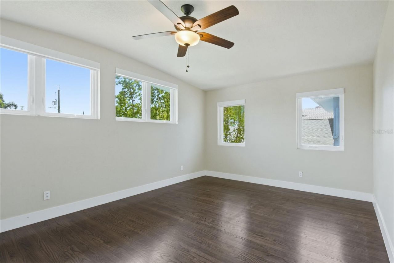 915 Bayshore Drive, Tarpon Springs, FL 34689 Photo
