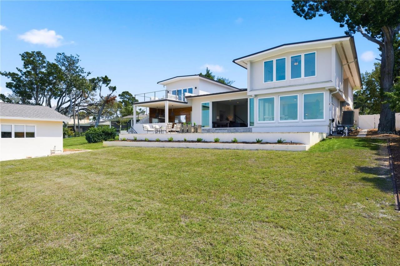 915 Bayshore Drive, Tarpon Springs, FL 34689 Photo