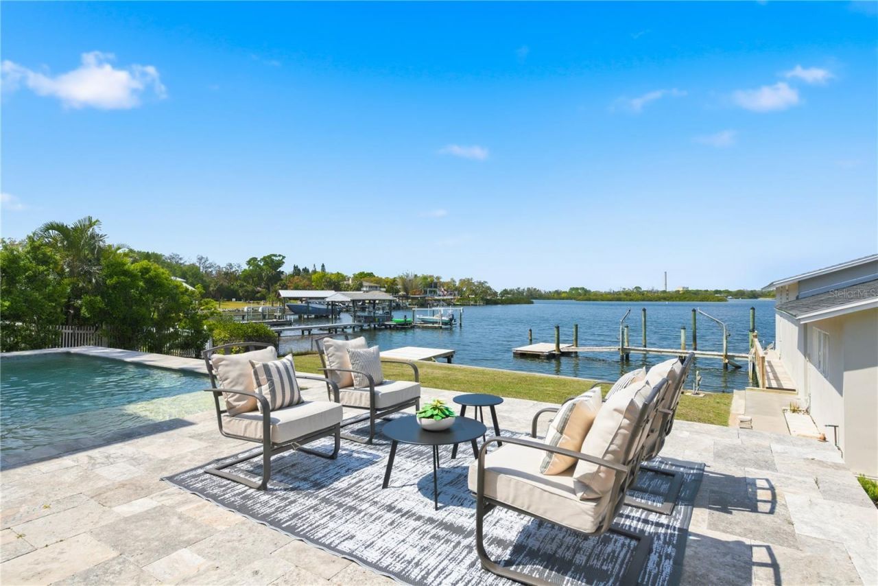 915 Bayshore Drive, Tarpon Springs, FL 34689 Photo