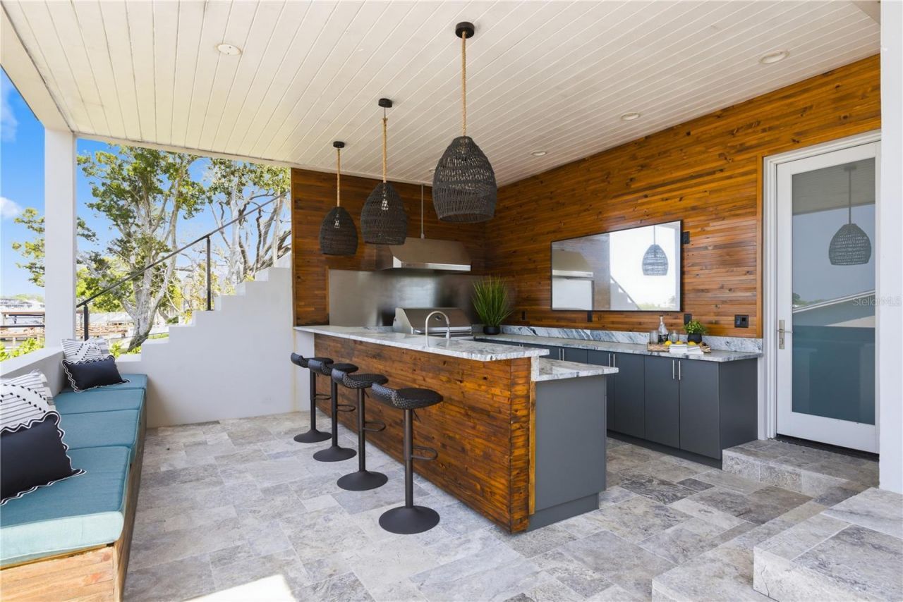 915 Bayshore Drive, Tarpon Springs, FL 34689 Photo