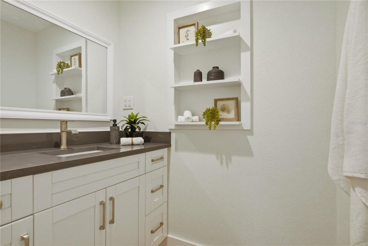 915 Bayshore Drive, Tarpon Springs, FL 34689 Photo