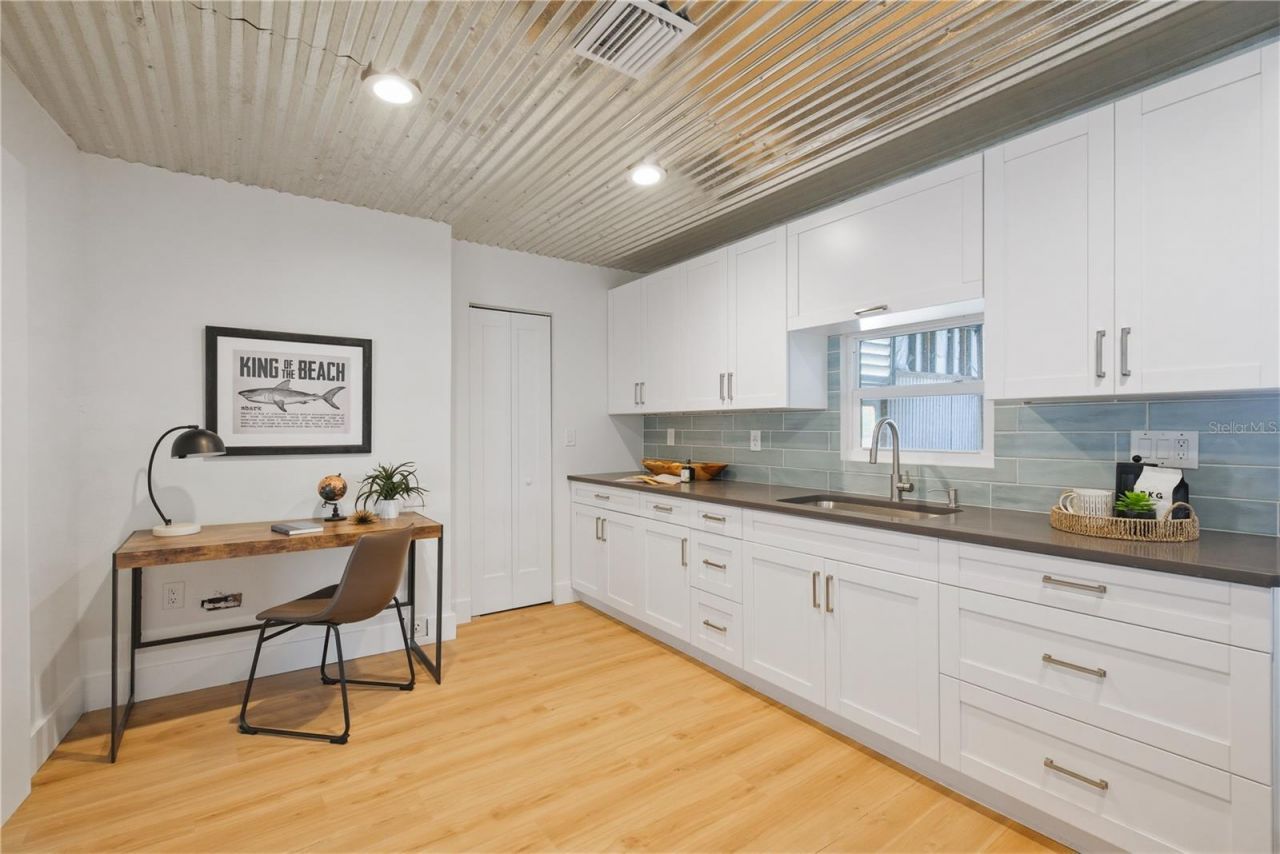 915 Bayshore Drive, Tarpon Springs, FL 34689 Photo