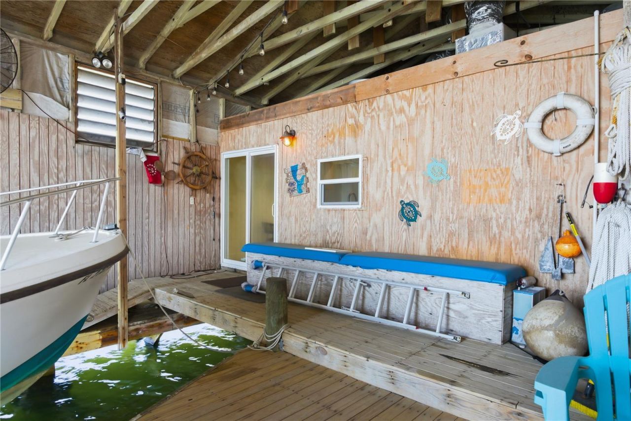 915 Bayshore Drive, Tarpon Springs, FL 34689 Photo