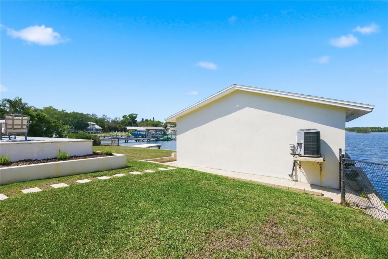 915 Bayshore Drive, Tarpon Springs, FL 34689 Photo