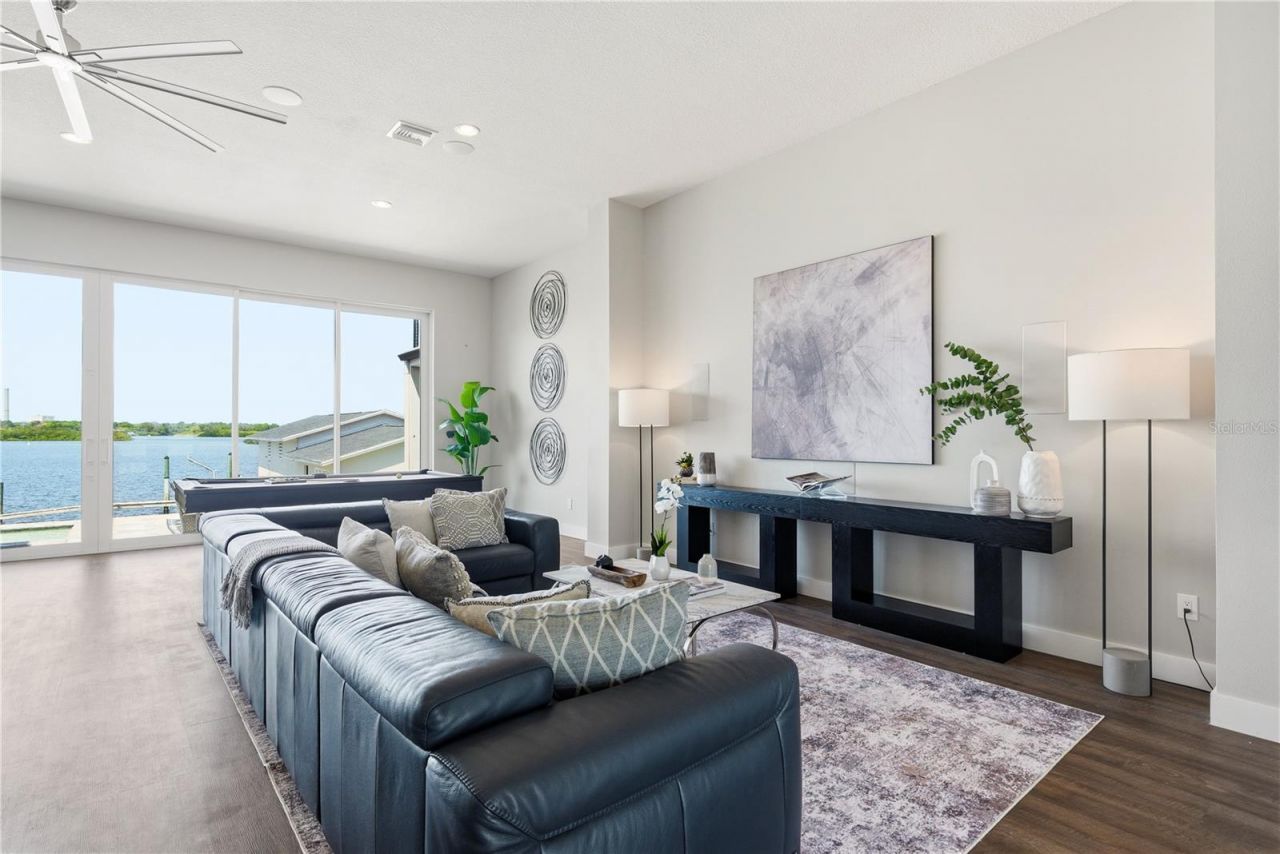 915 Bayshore Drive, Tarpon Springs, FL 34689 Photo